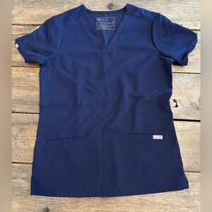 NWOT FIGS Navy Casma three pocket top XS